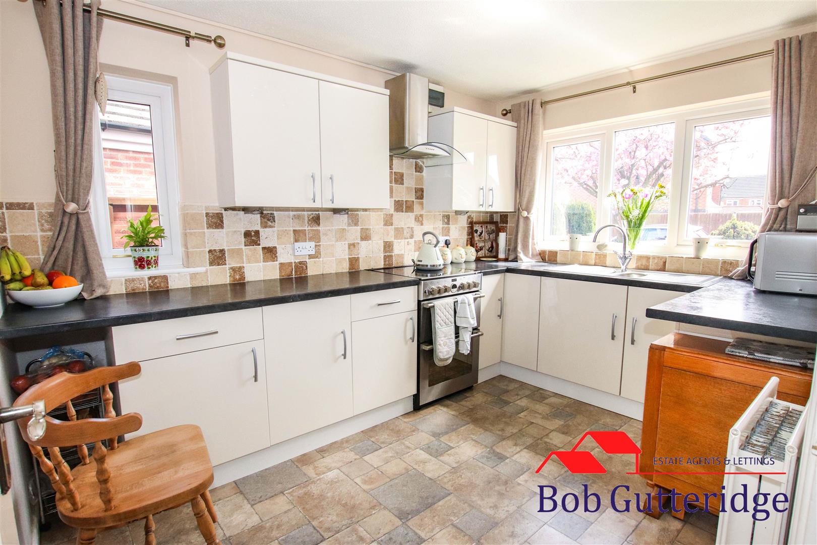 FITTED KITCHEN / BREAKFAST ROOM